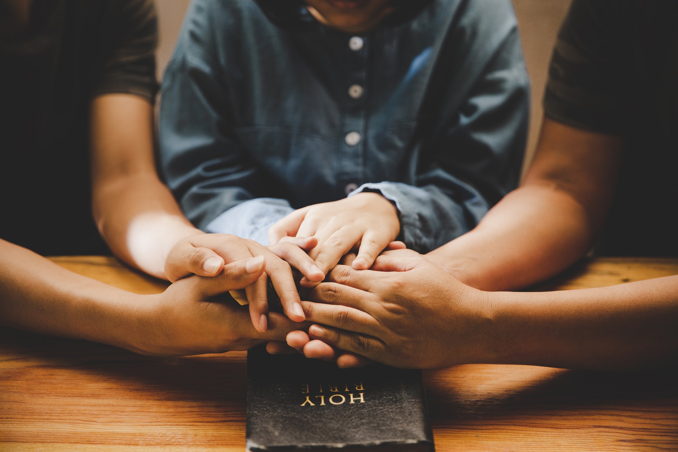 Family Pray Together Praying with Parent at Home